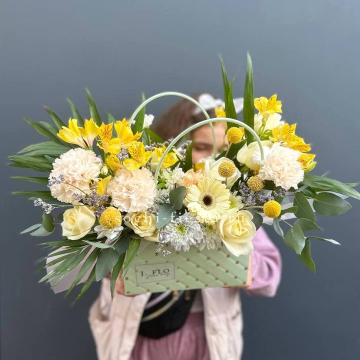 Сумочка с розами "Эпиа" в Владикавказе