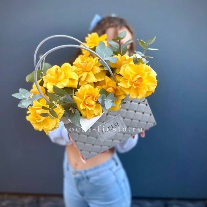 Сумочка с розами "Эдель" в Владикавказе