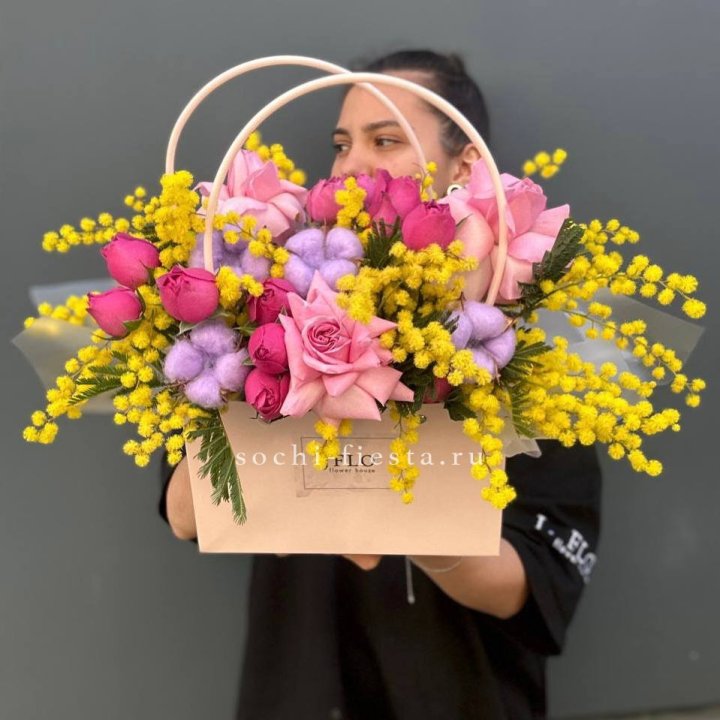 Сумочка мимозы и роз "Примавера" в Владикавказе