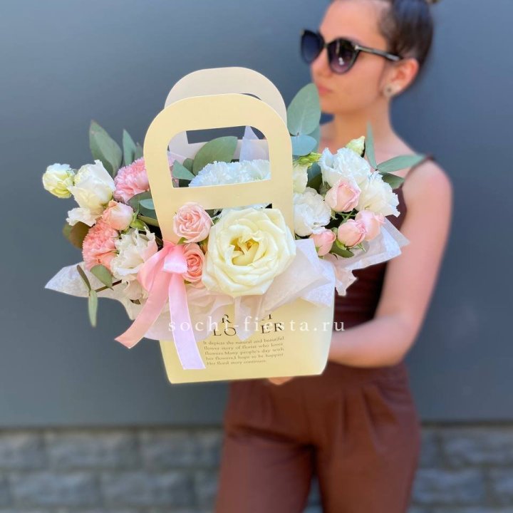 Цветочная сумочка "Рафаэль" в Владикавказе