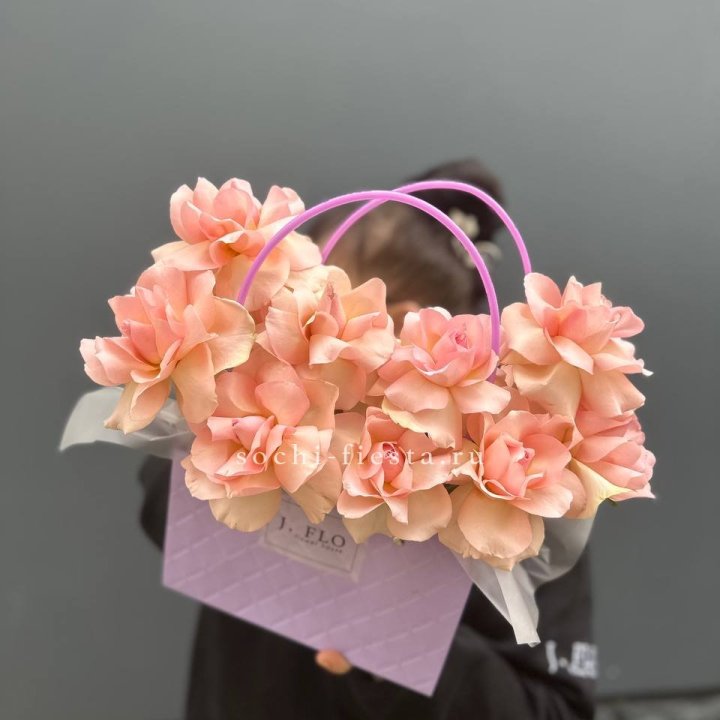 Сумочка с розами "Кети" в Владикавказе