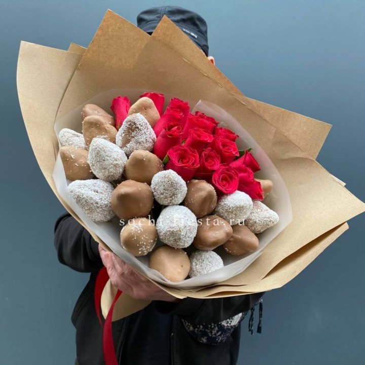 Розы и клубника в шоколаде Мерси в Владикавказе