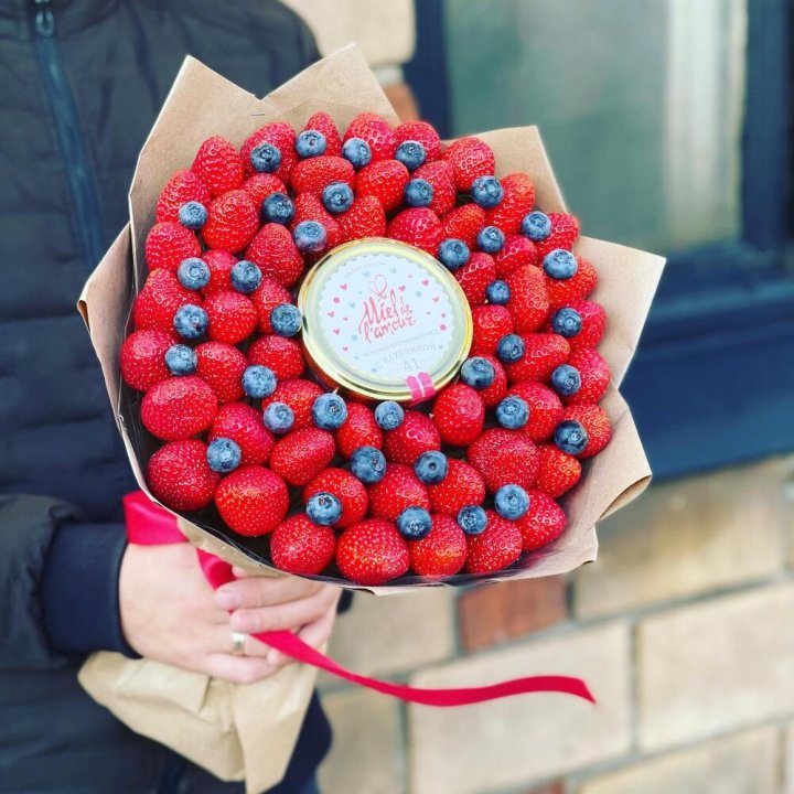 "Клубника и мёд" в Владикавказе