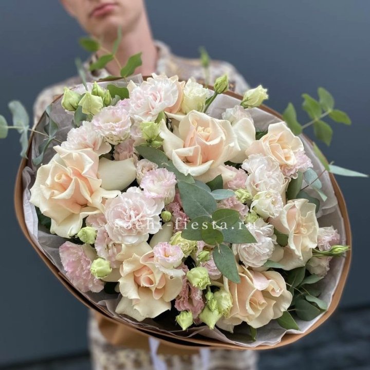  Букет кремовых роз "Мокко" в Владикавказе