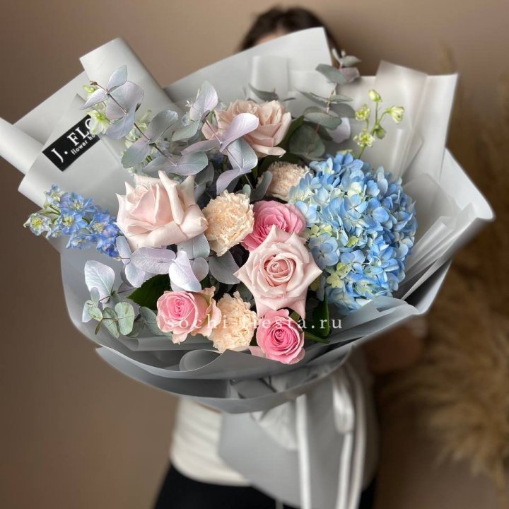 Букет с гортензией № 4 в Владикавказе