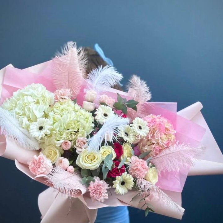 Дизайнерский букет "Валенсия-3" в Владикавказе