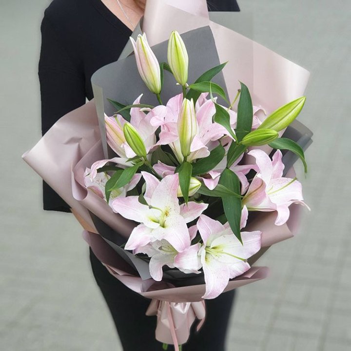 Букет розовых лилий в Владикавказе