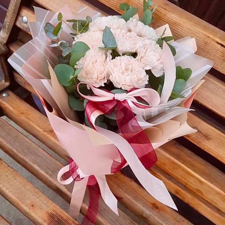 Диантусы с эвкалиптом в Владикавказе