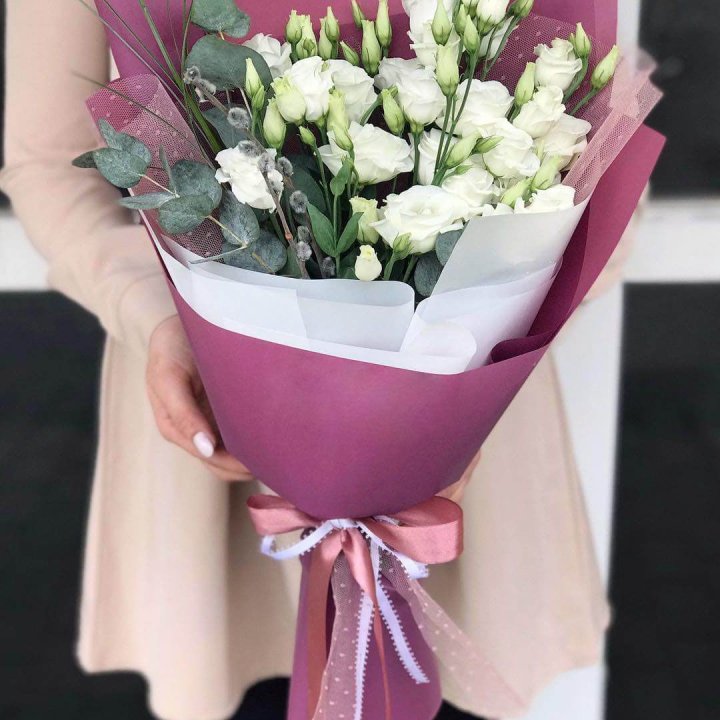 Эустомы с эвкалиптом в Владикавказе