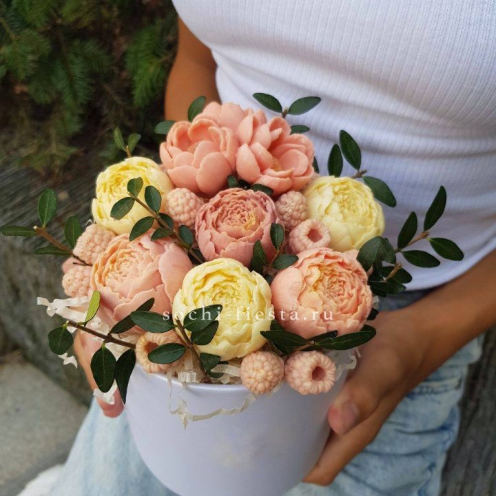 Шоколадный букет с ягодами в Владикавказе