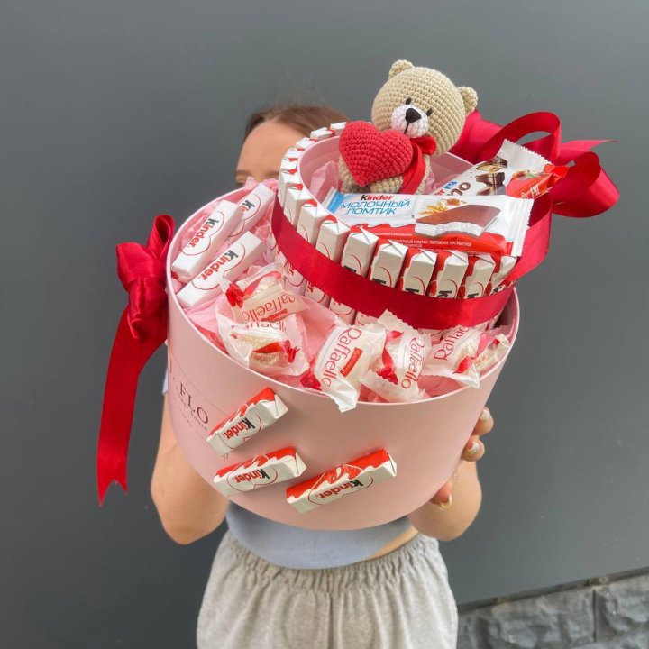 Бокс киндерами и раффаэлло 2 в Владикавказе