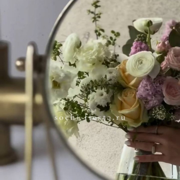 Цветочная подписка "Пакет средний" в Владикавказе