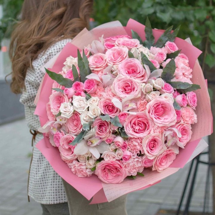 Дизайнерский букет "Барби" в Владикавказе