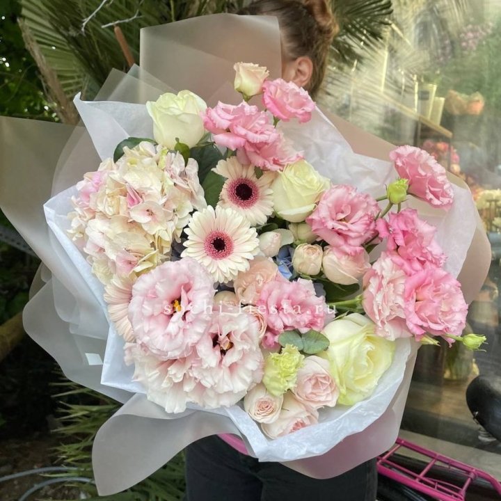 Дизайнерский букет "Лаундж пак" в Владикавказе