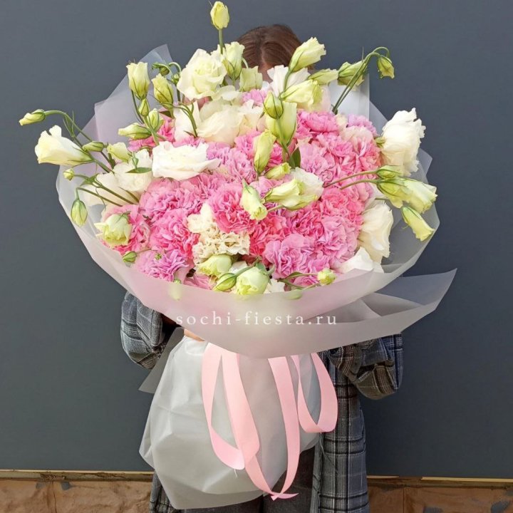 Букет из эустом и диантусов  в Владикавказе