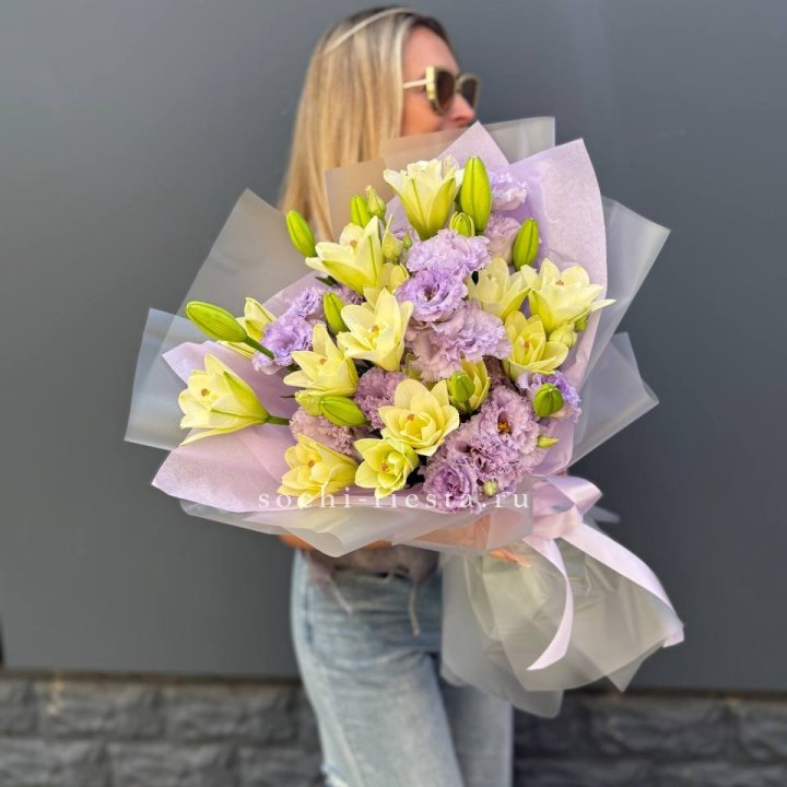  Букет лилий и эустом в Владикавказе