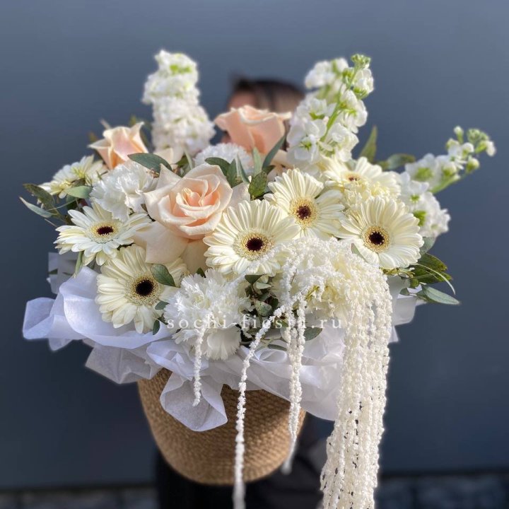 Цветы в джутовом кашпо "Валери" в Владикавказе