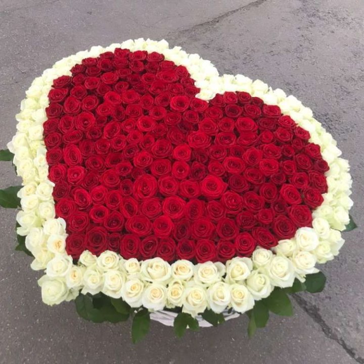 333 розы в корзине в Владикавказе