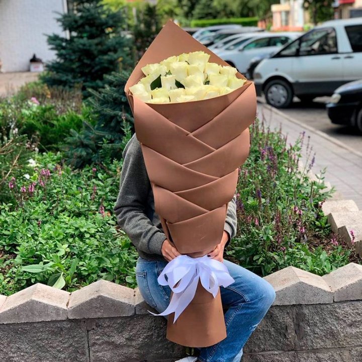 Голландские розы белые "Рыбка" в Владикавказе