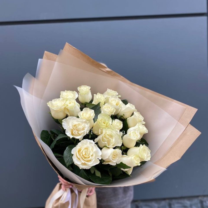  Букет  высоких белых роз   в Владикавказе