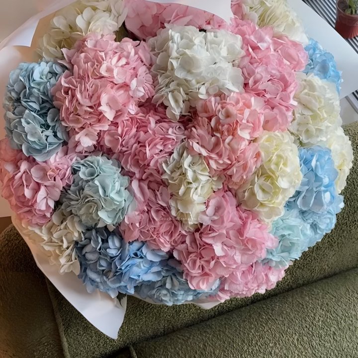 Букет гортензий микс в Владикавказе