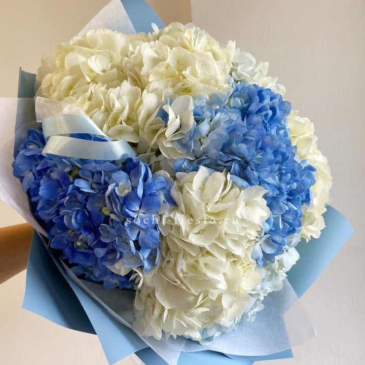 Букет гортензий "Голубая лаза" в Владикавказе
