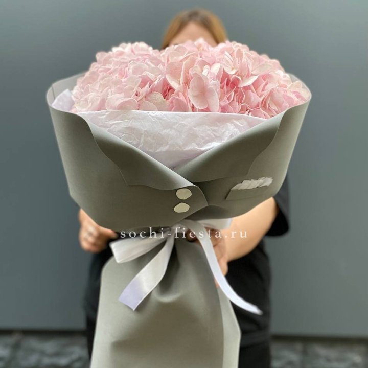  Букет  пиджачок из 5 гортензий в Владикавказе