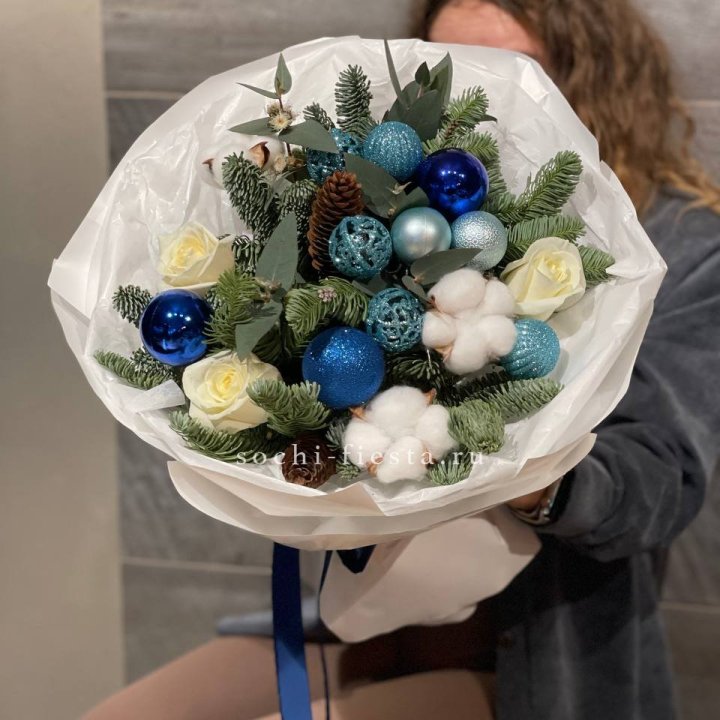 Новогодний букет "Синий иней" в Владикавказе