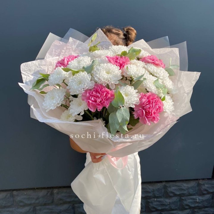  Букет  хризантем и диантусов "Воздушный" в Владикавказе