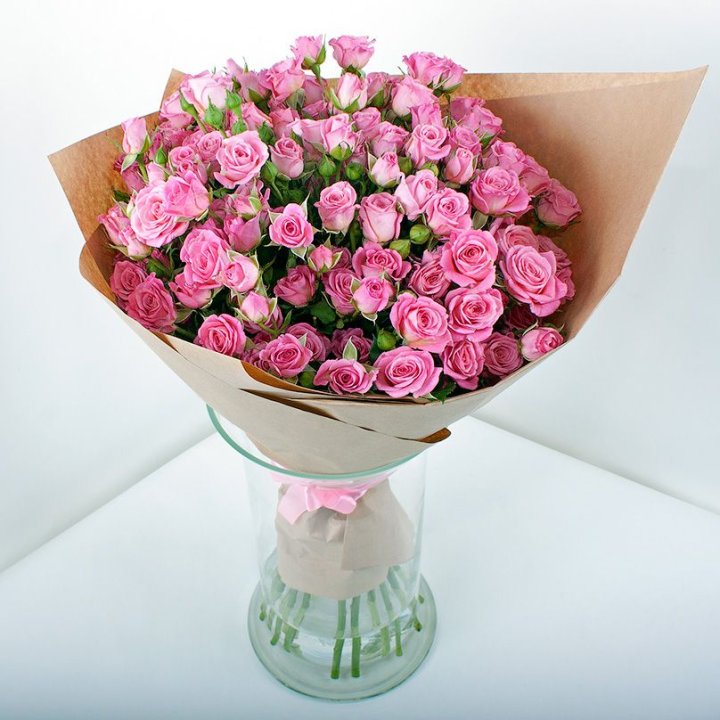 15 кустовых роз в Владикавказе