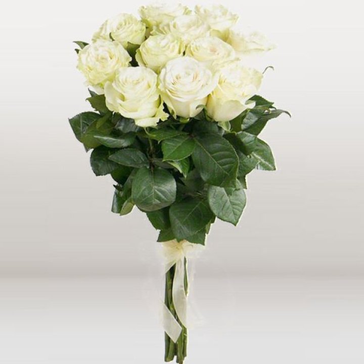 11 белых голландских роз в Владикавказе