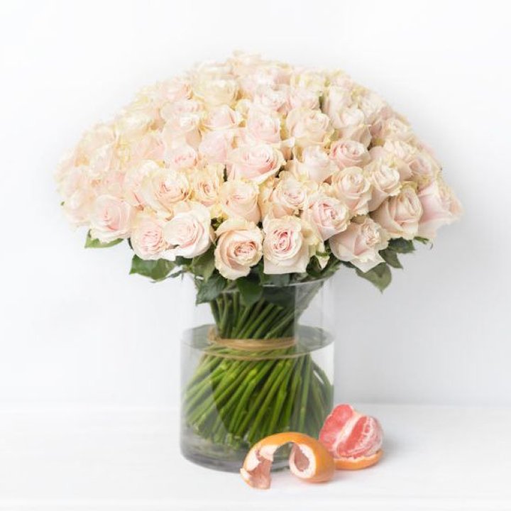 101 кремовая роза в Владикавказе