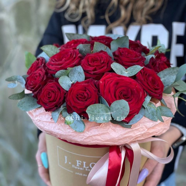 21 Красная роза в боксе №1 в Владикавказе