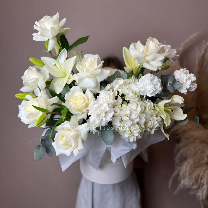 Цветочный бокс "Вайт дримс" в Владикавказе