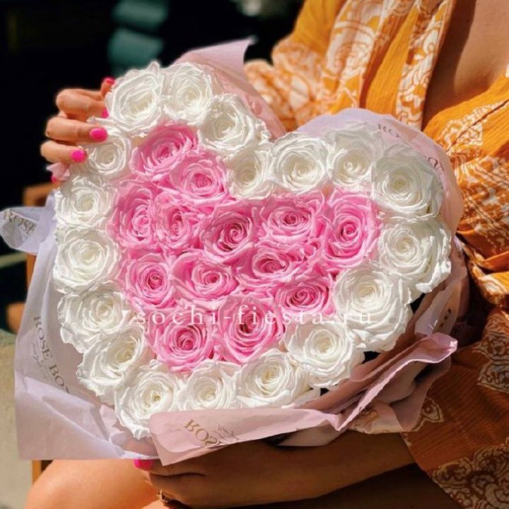 Бокс сердце с розами №2 в Владикавказе