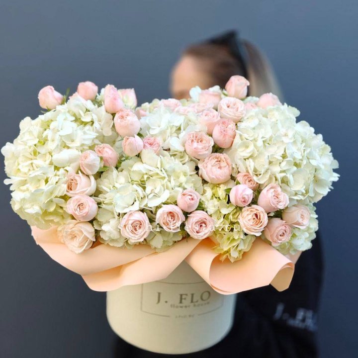 Дизайнерский бокс "Изабелла" в Владикавказе