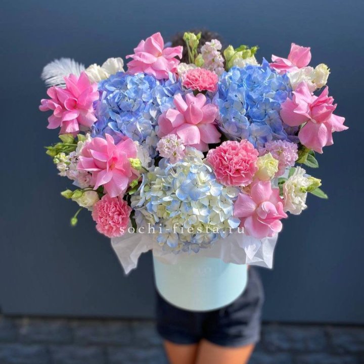 Коробка с цветами "Лемия" в Владикавказе