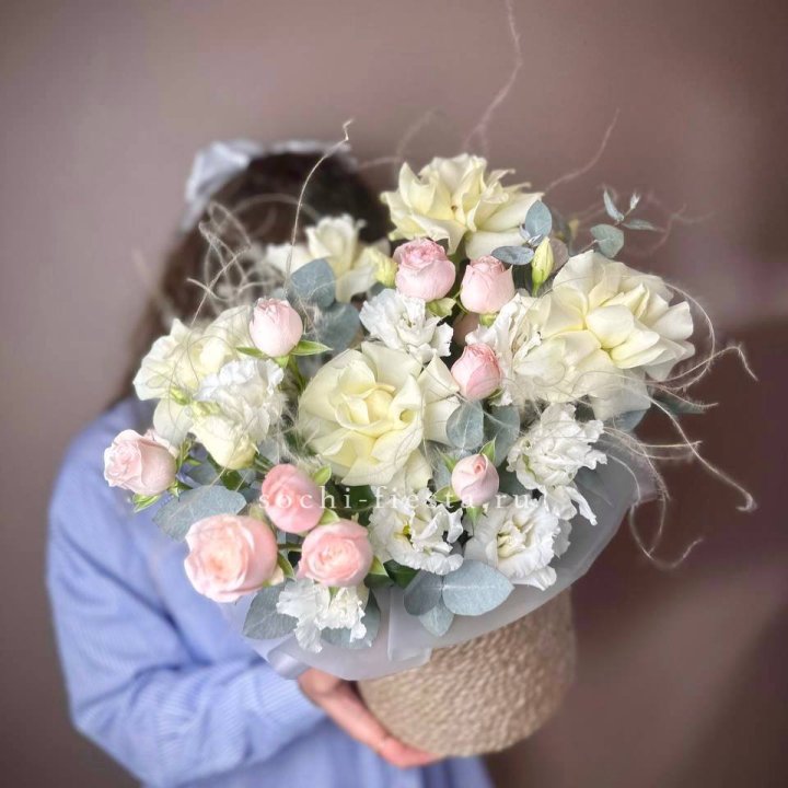 Авторский бокс "Милена" в джутовом кашпо в Владикавказе