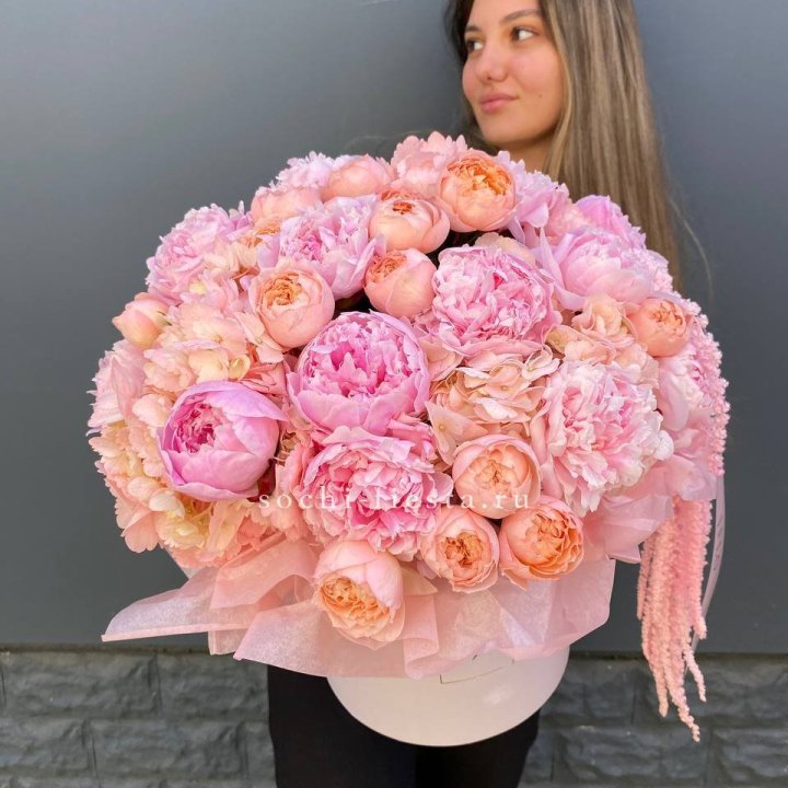 Коробка с пионами "Дабл фловер" в Владикавказе