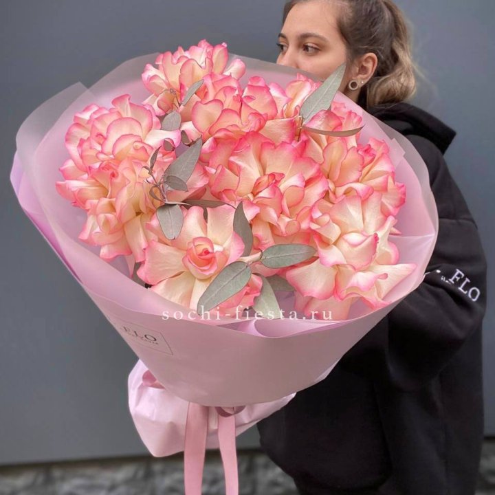 9 французских роз Джумилия в Владикавказе