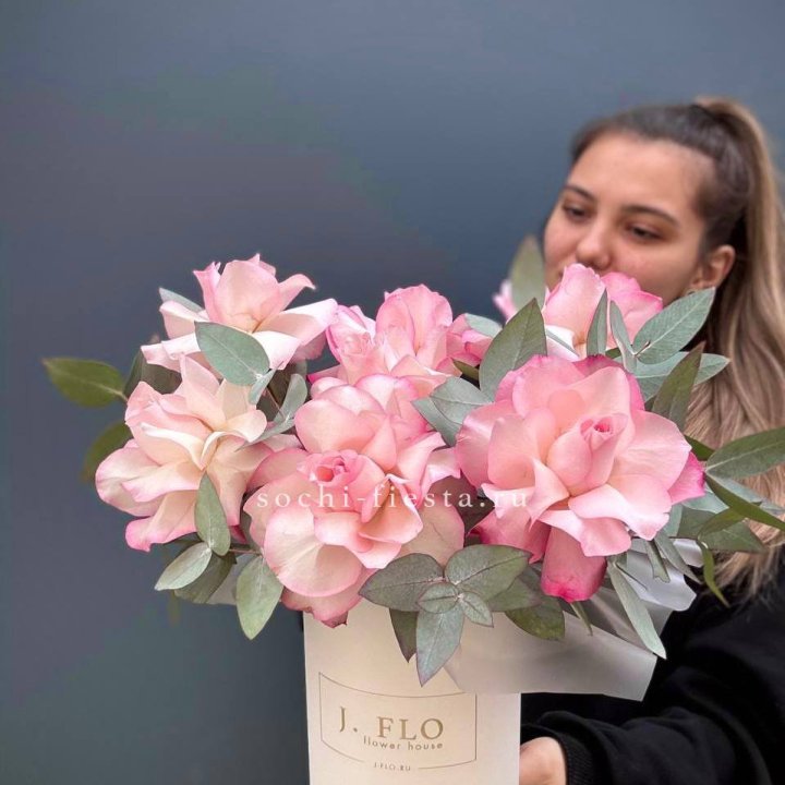 7 Французских роз в боксе в Владикавказе