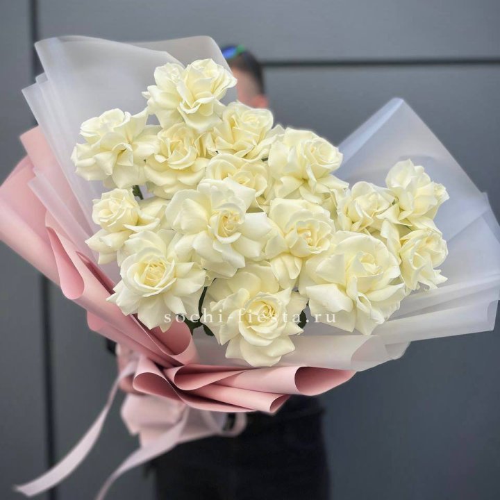 Букет из 15 французских роз Вайт дрим в Владикавказе