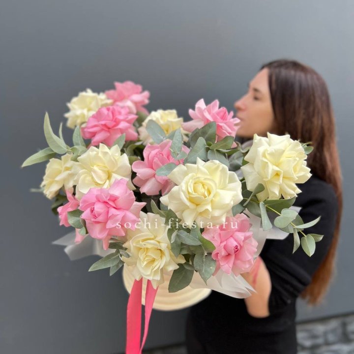 Зефирный бокс из 17 французских роз микс в Владикавказе