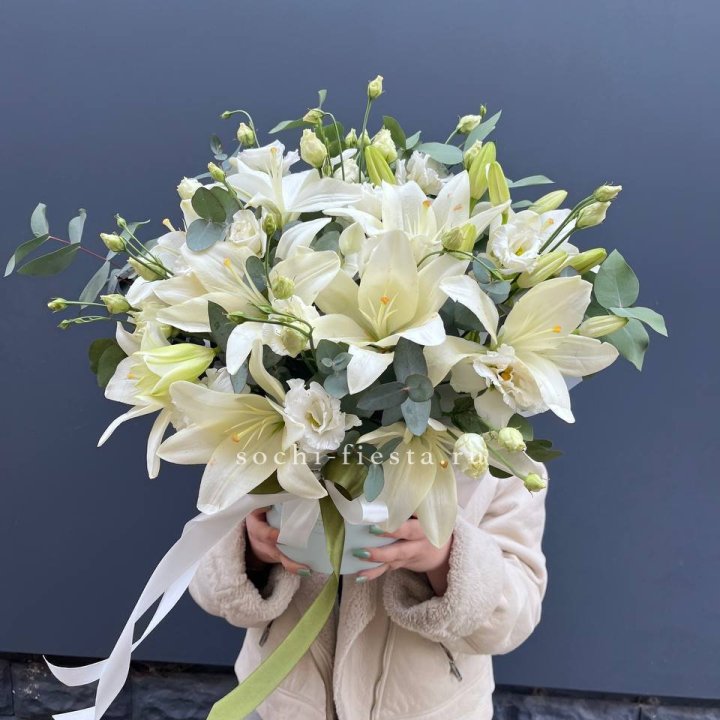 Бокс лилий и эустомы в Владикавказе