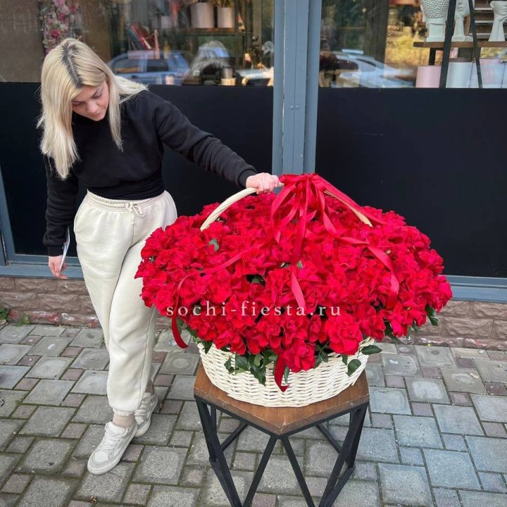 201 французская красная роза в Владикавказе