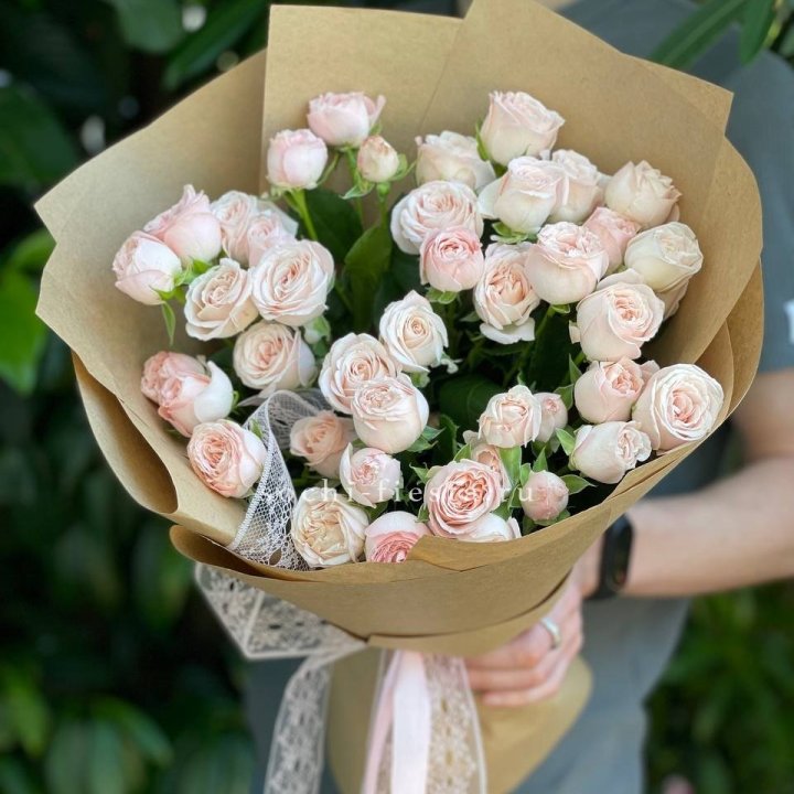 Кустовые розы букет №1 в Владикавказе