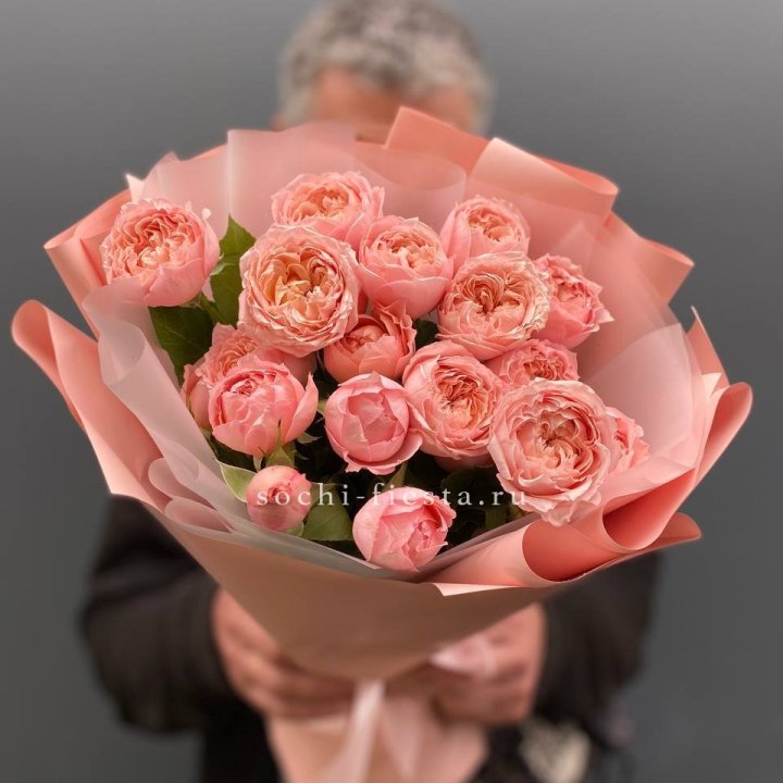 Букет комплимент из кустовых роз Джульетта в Владикавказе