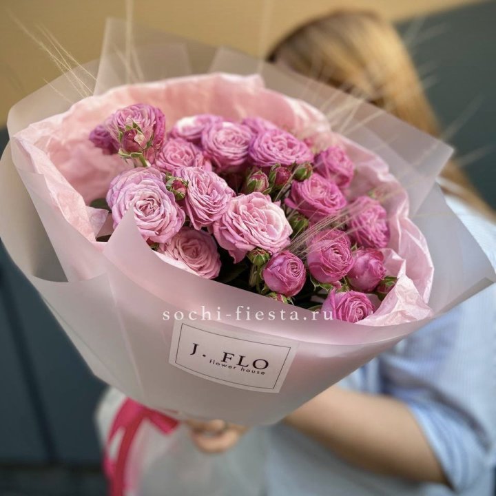 Пионовидные розы Мадам Бомбастик Pink в Владикавказе