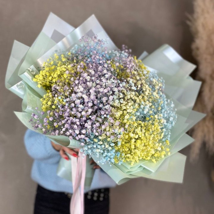 Букет радужных гипсофил в Владикавказе