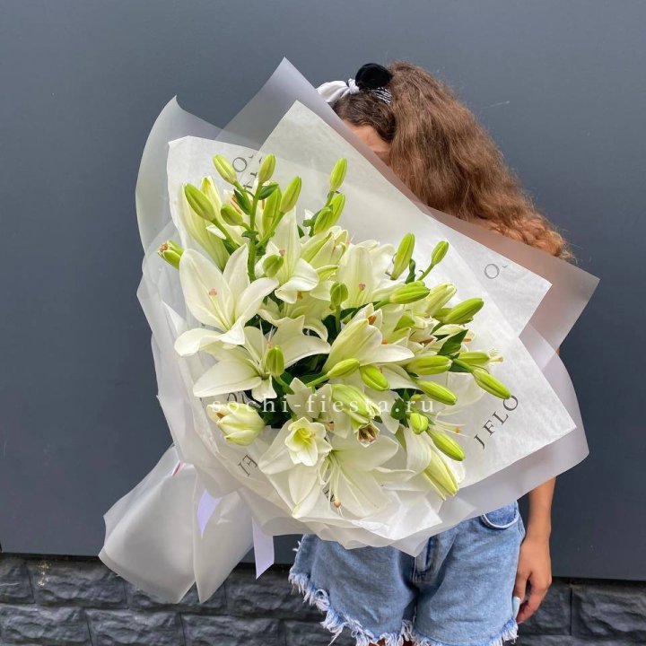 Букет  лилий "Воздушный"  в Владикавказе